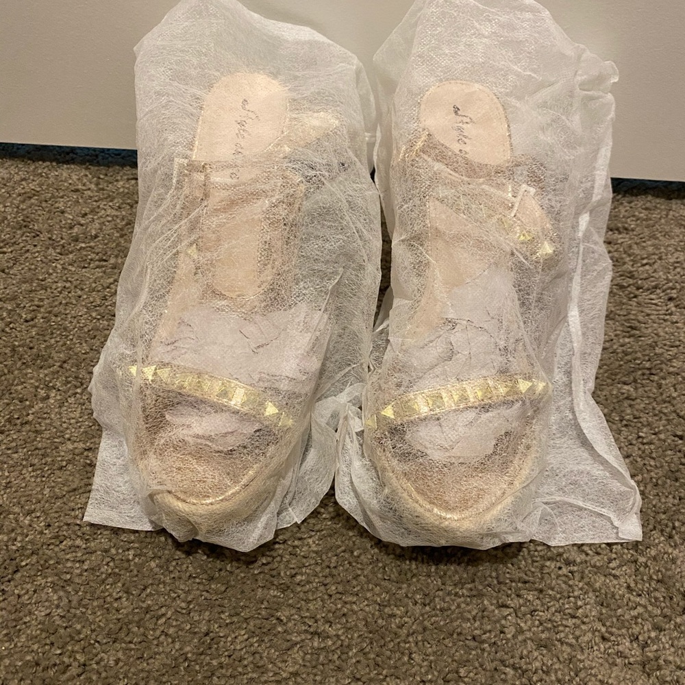 Rose Gold Wedge Sandals - Picture 3 of 4